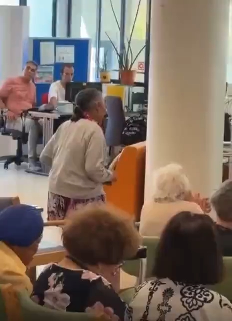 Utente de lar a comemorar o seu 100º aniversário.